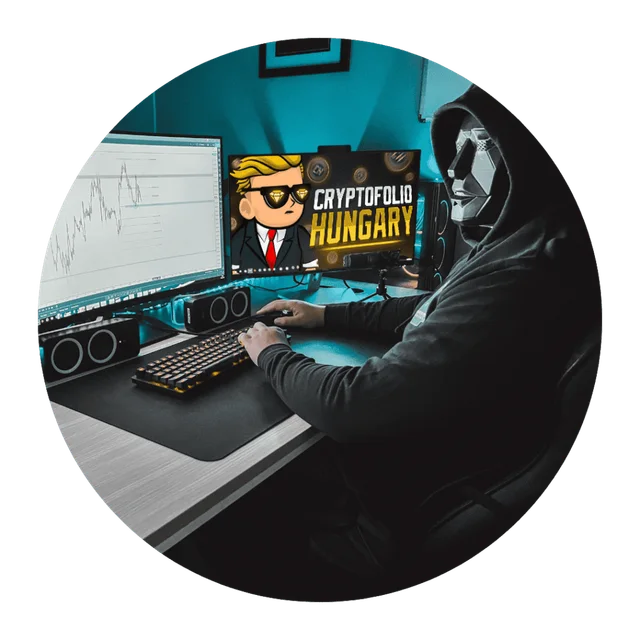 Nagy János (WSBKing), a Cryptofolio Hungary alapítója, maszkban a kereskedőasztala előtt